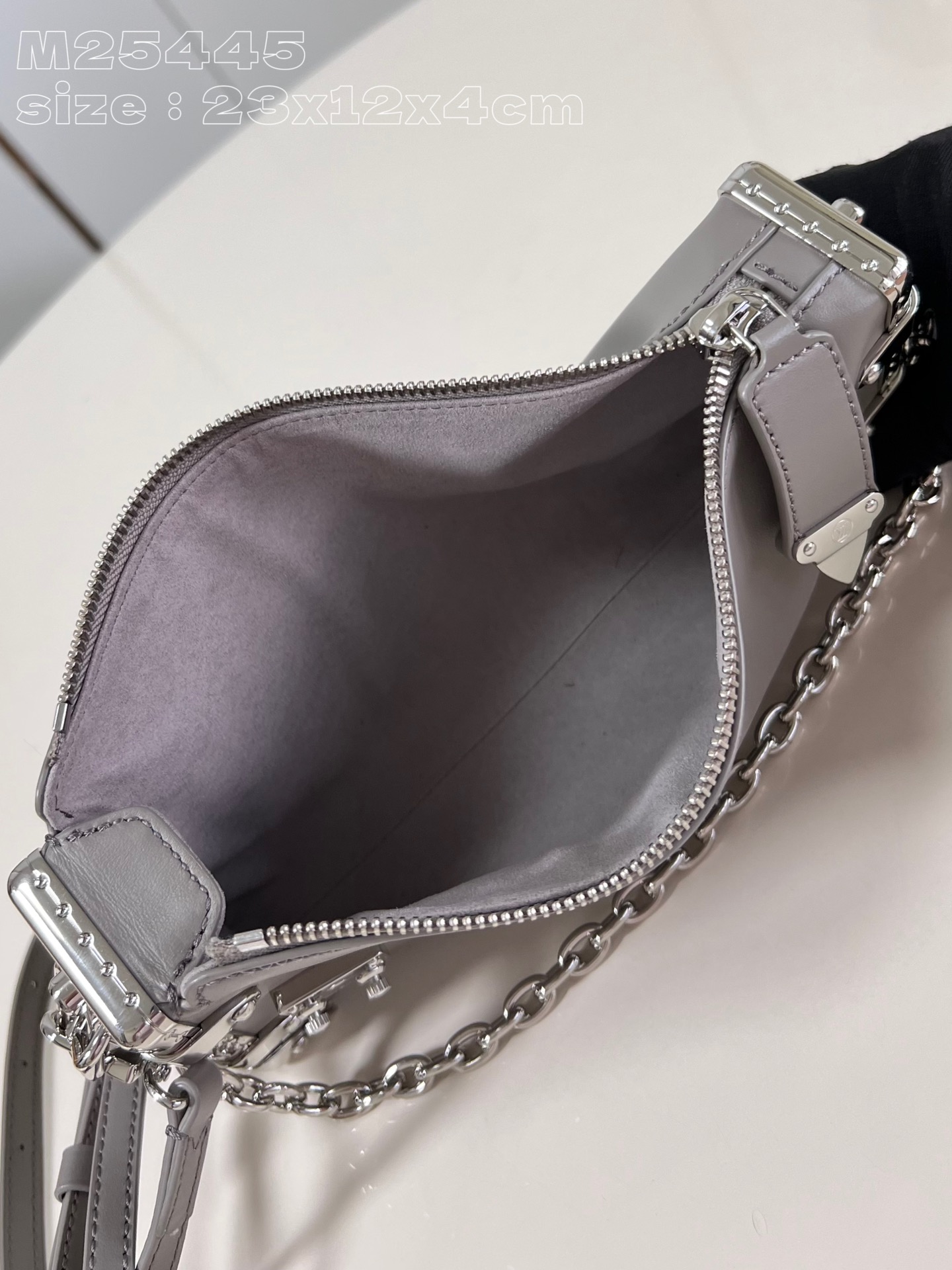 l**is V*t*n slim trunk handbag