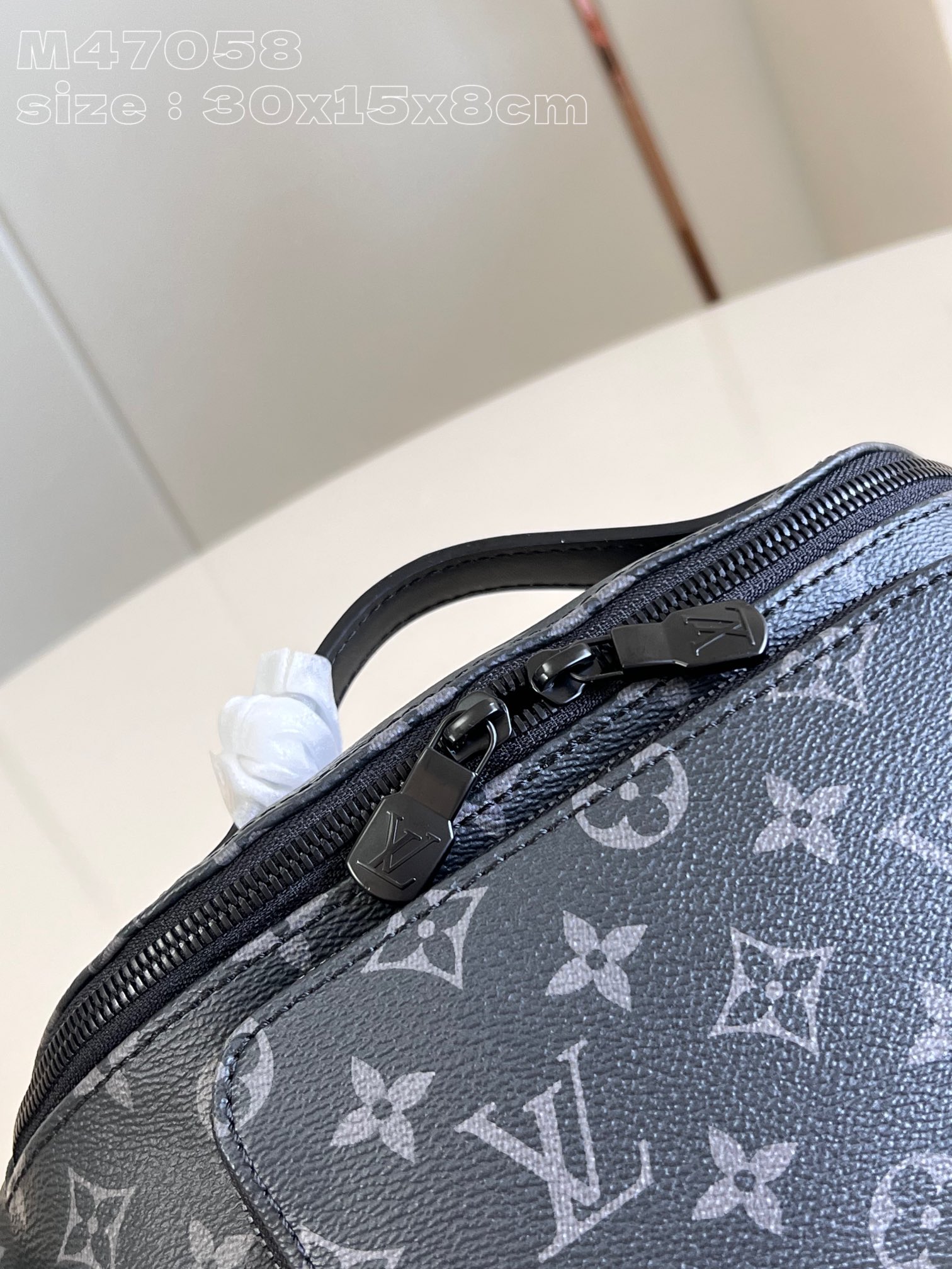 l**is V*t*n rush bumbag