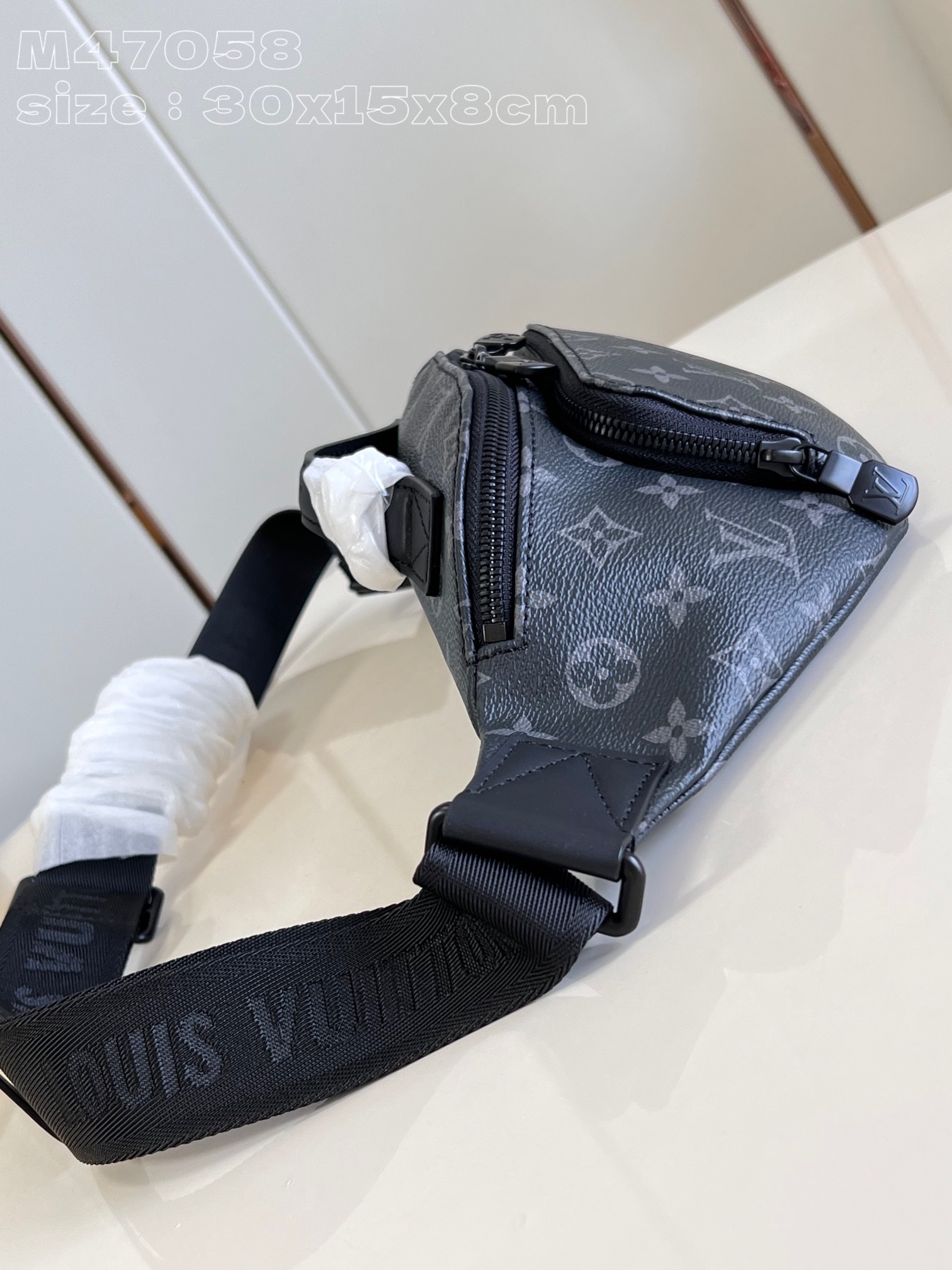 l**is V*t*n rush bumbag