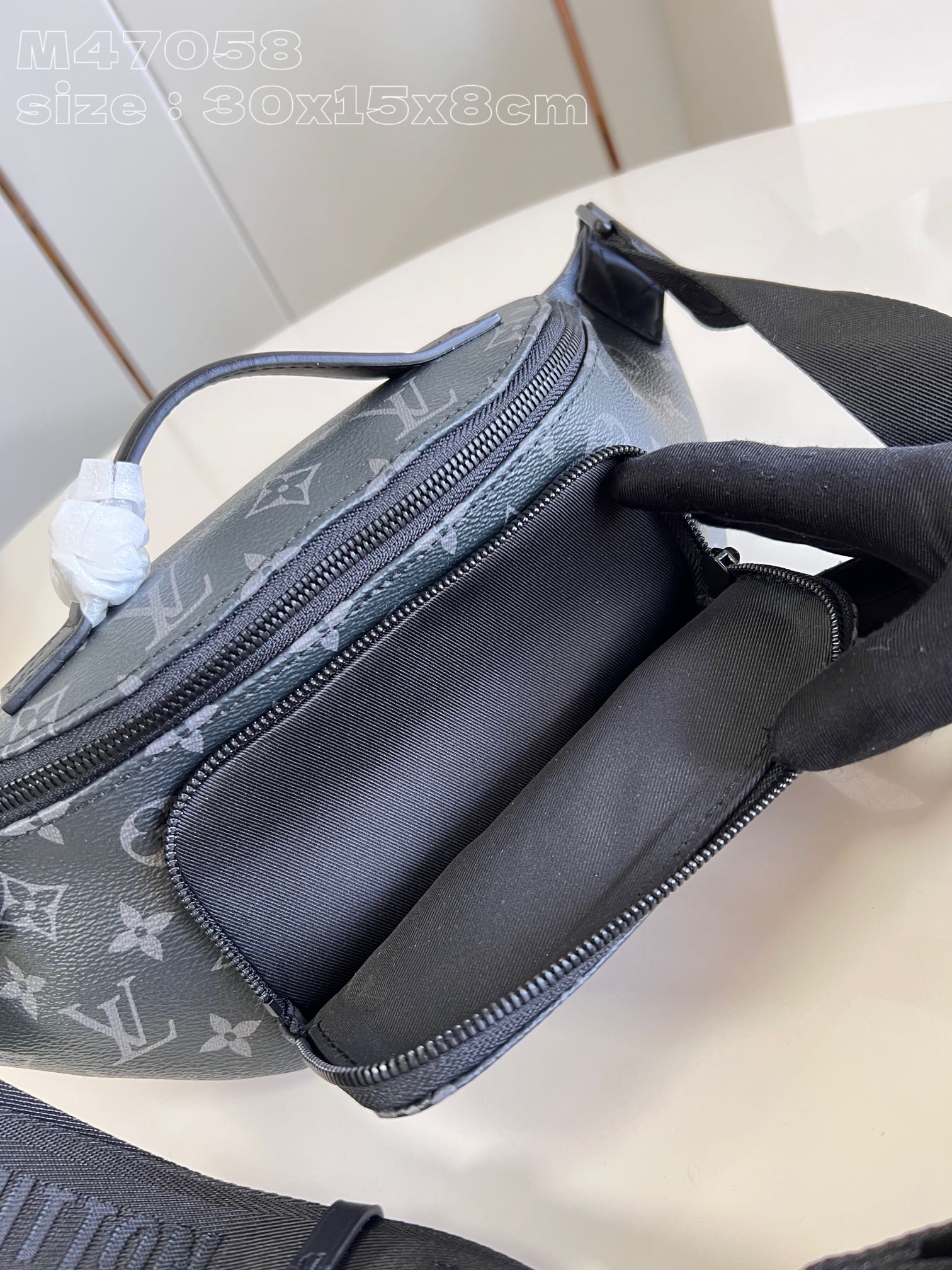 l**is V*t*n rush bumbag