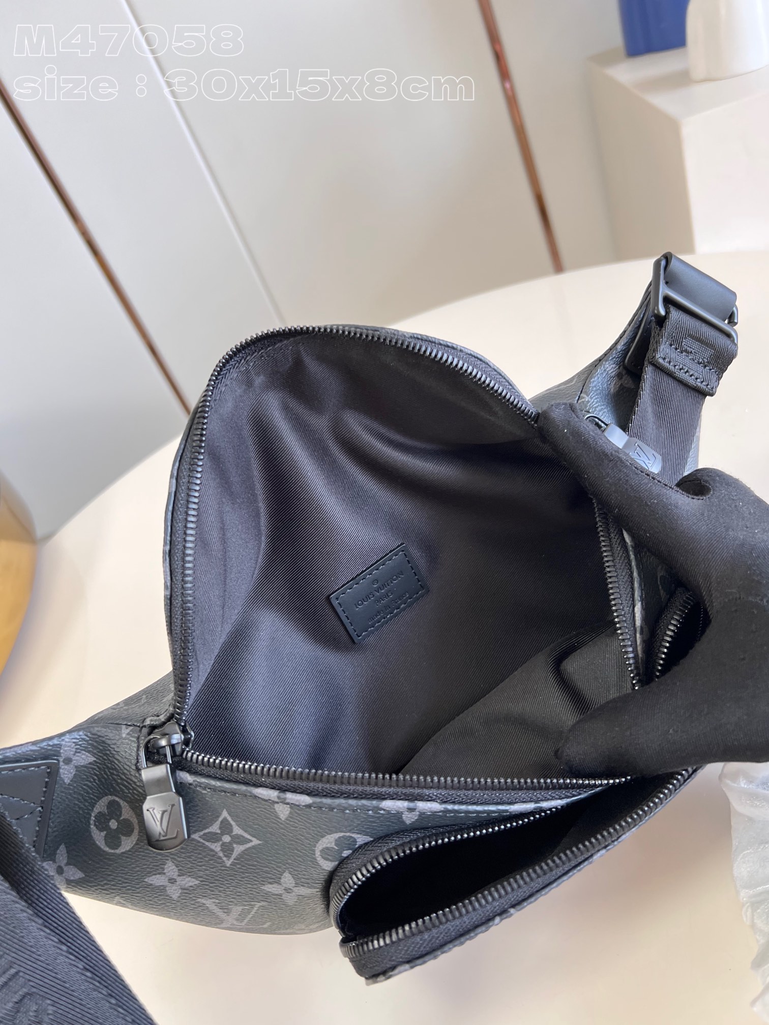 l**is V*t*n rush bumbag