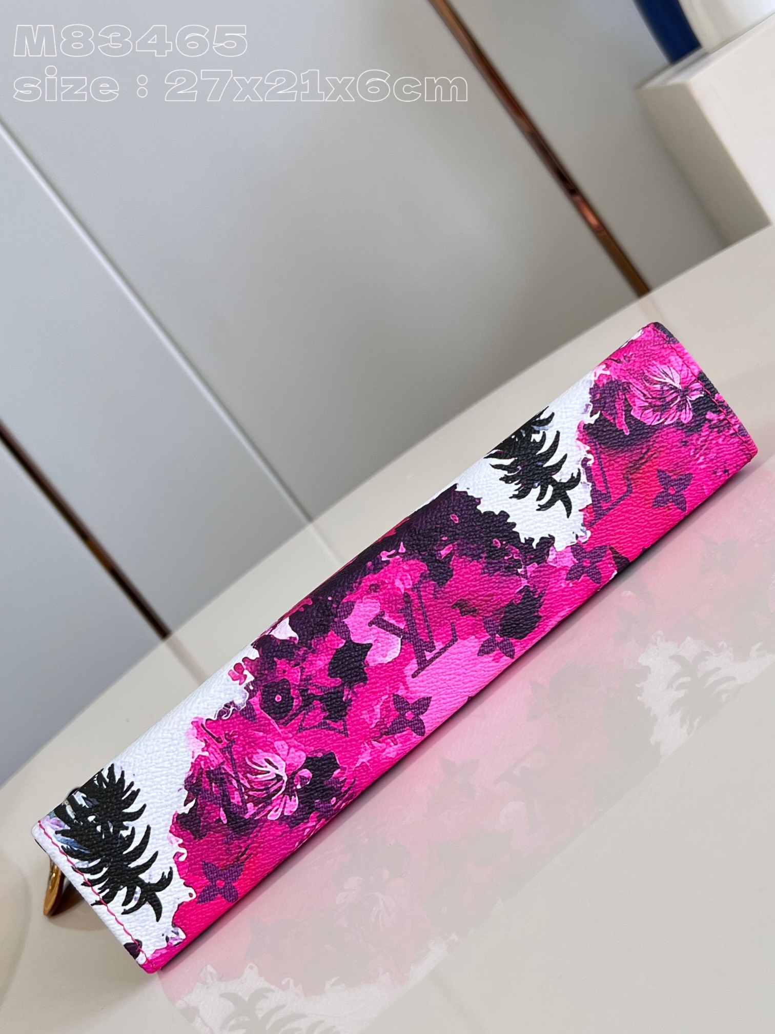 l**is V*t*n pochette voyage  bag