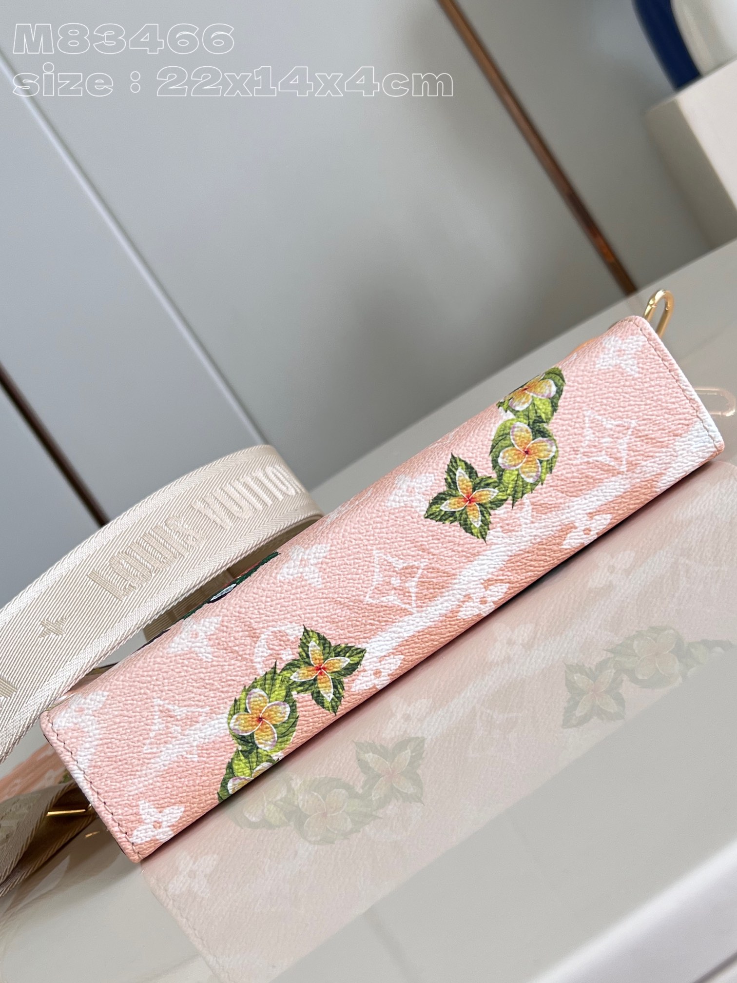 l**is V*t*n gaston wearable wallet