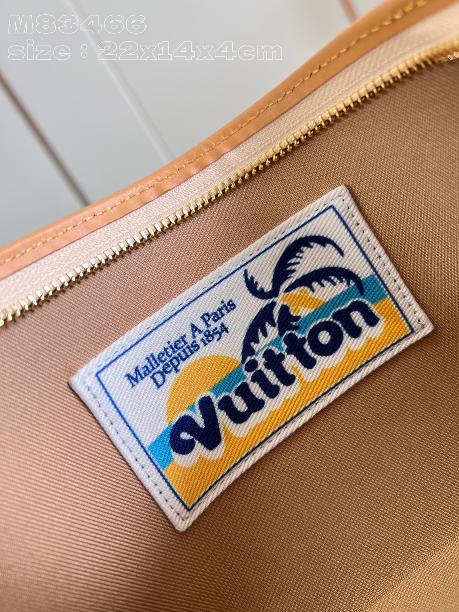 l**is V*t*n gaston wearable wallet