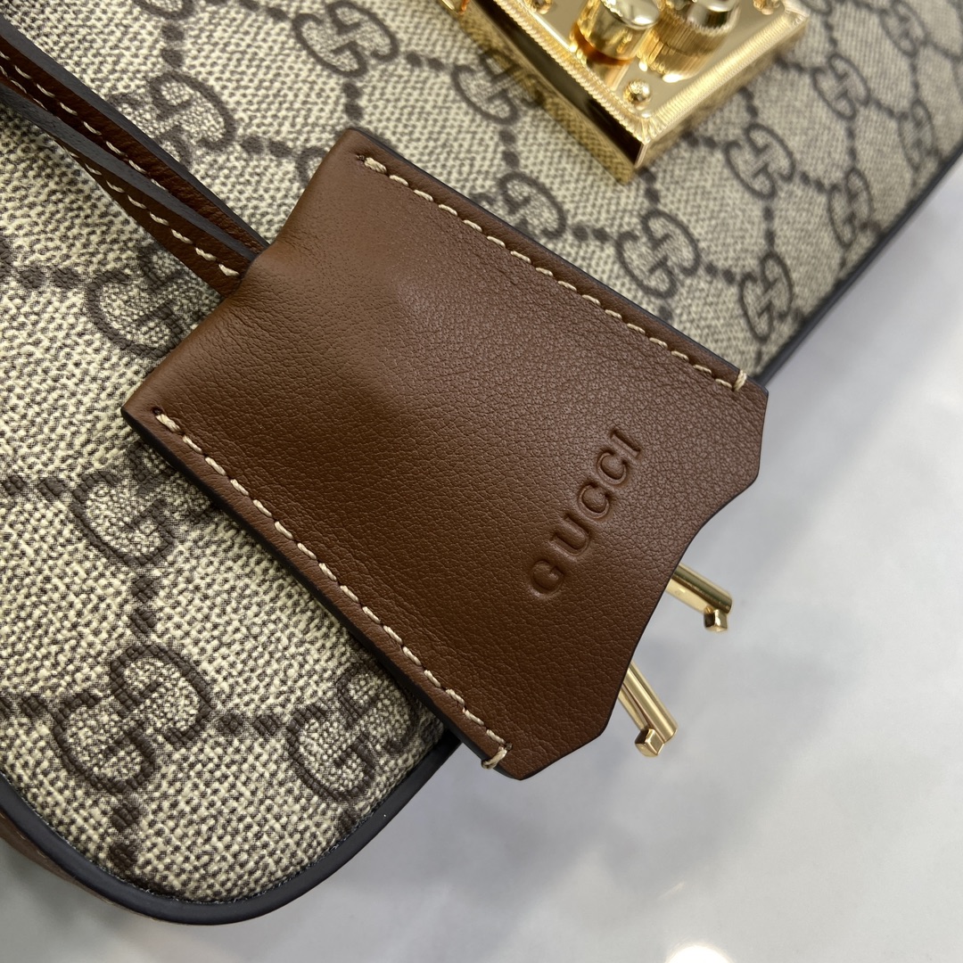 G*u*i padlock small bag