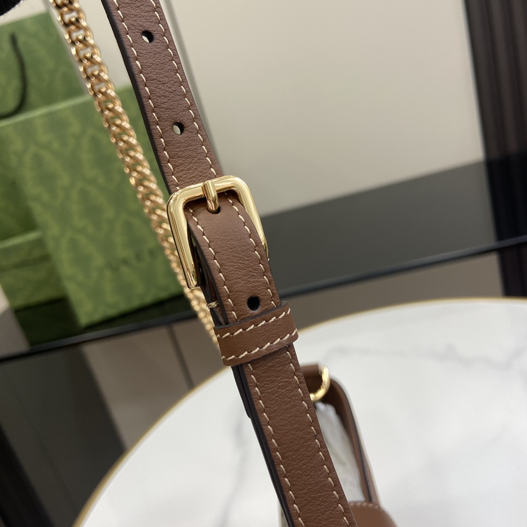 G*u*i padlock small bag