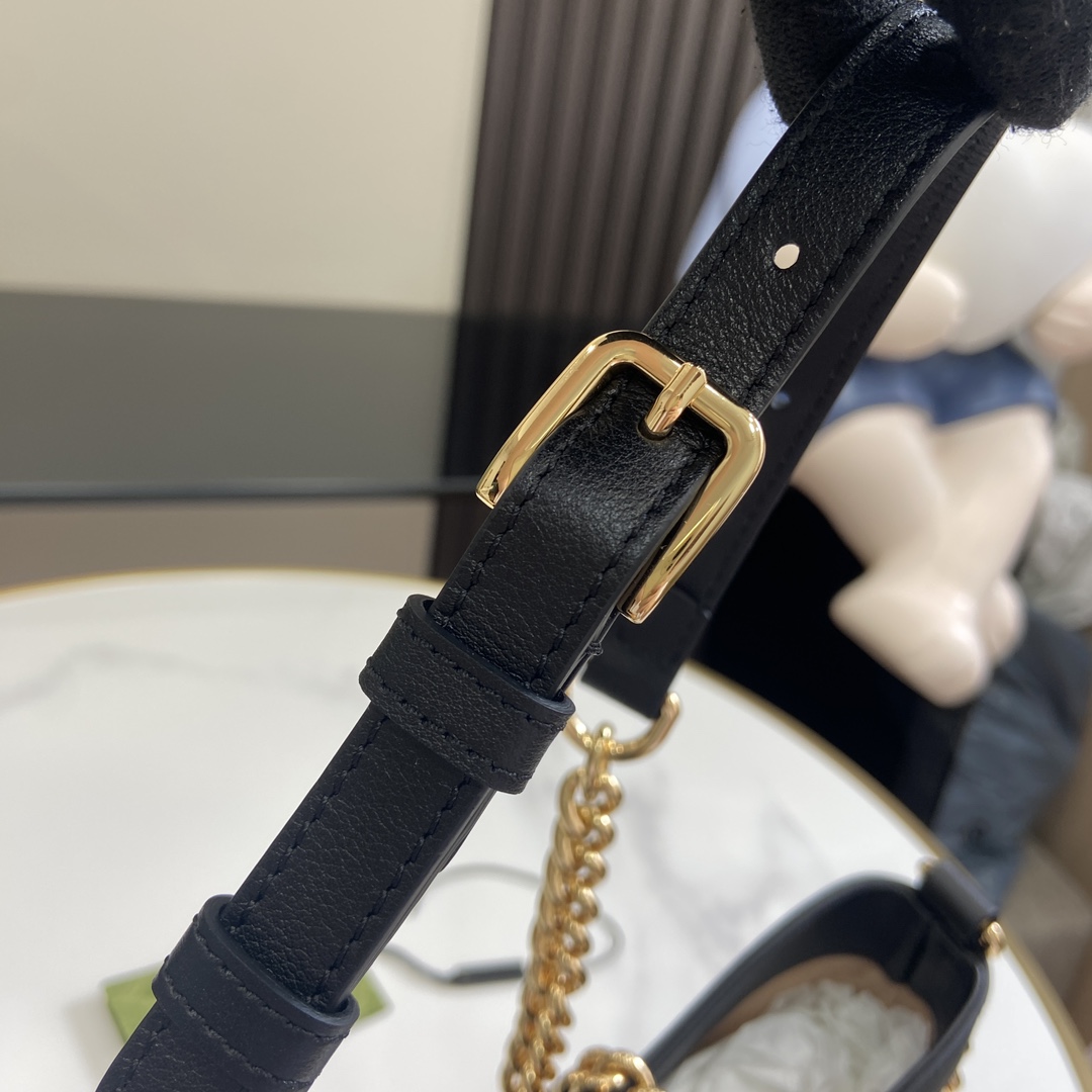 G*u*i padlock small shoulder bag
