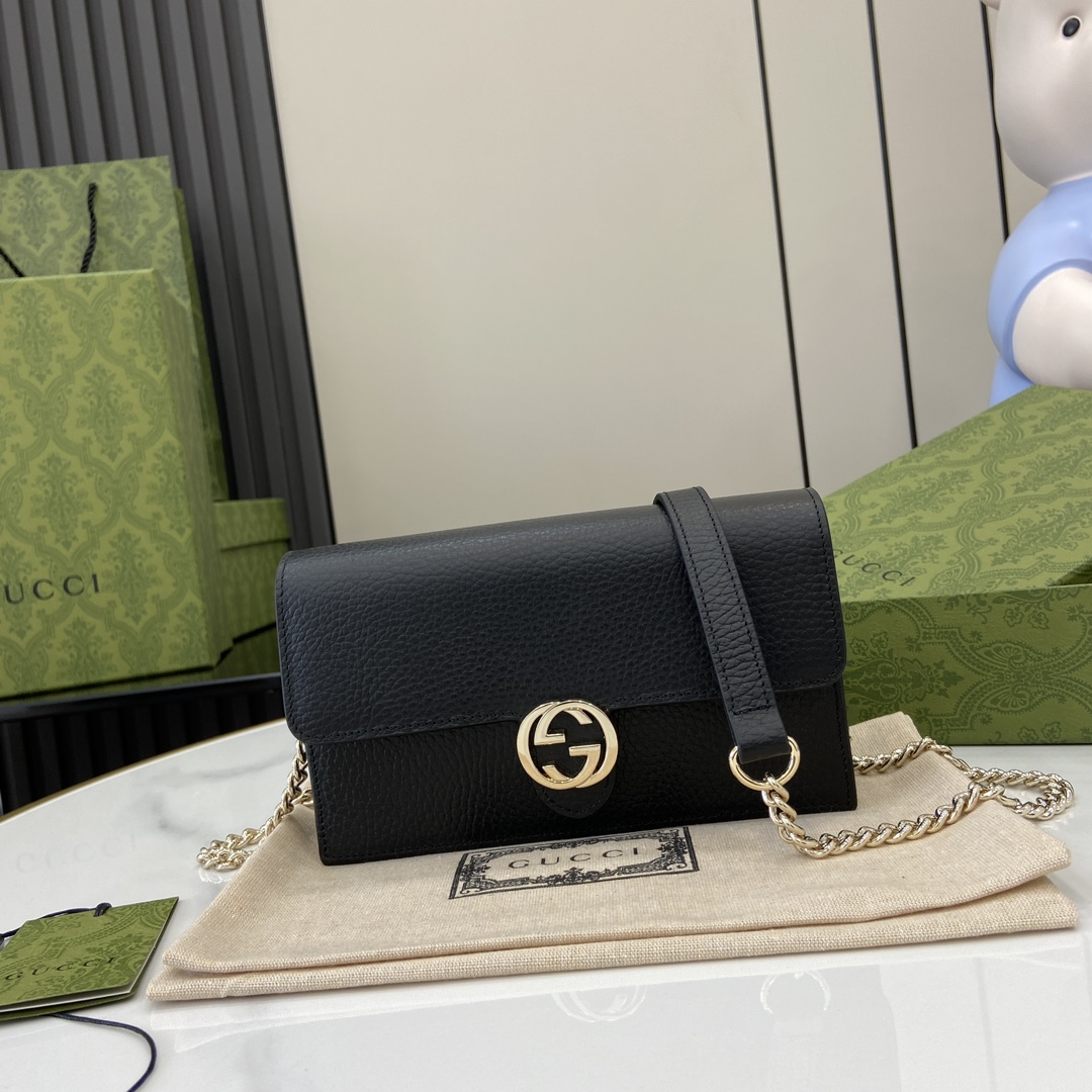 G*u*i interlocking g chain wallet