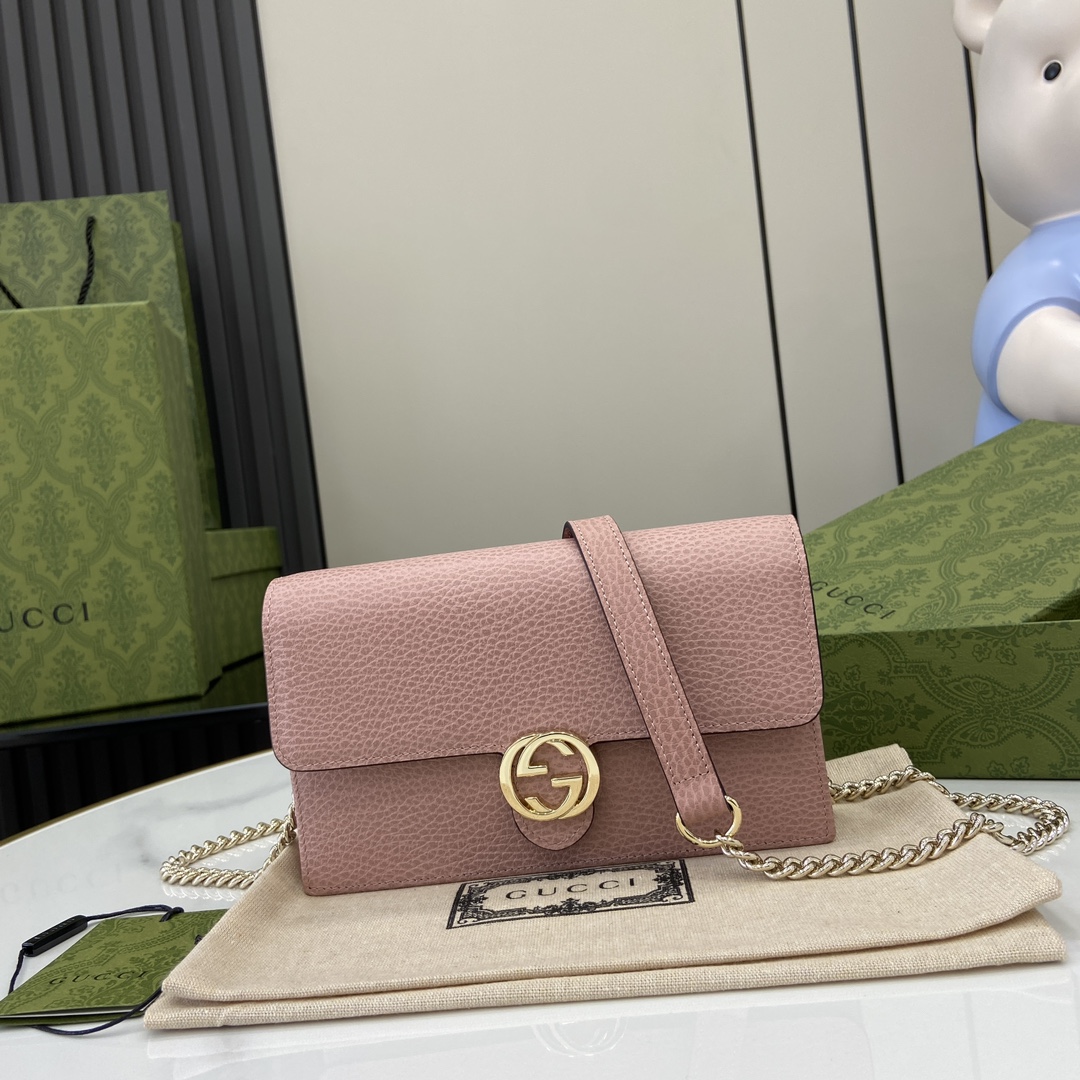 G*u*i interlocking g chain wallet