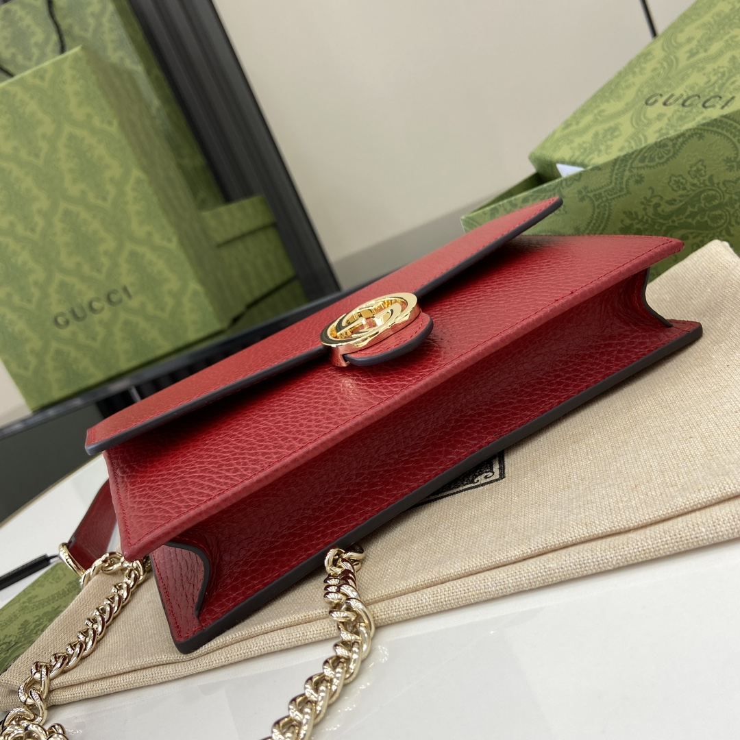 G*u*i interlocking g chain wallet