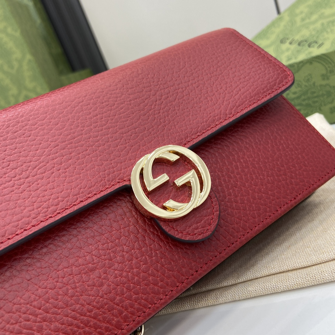 G*u*i interlocking g chain wallet