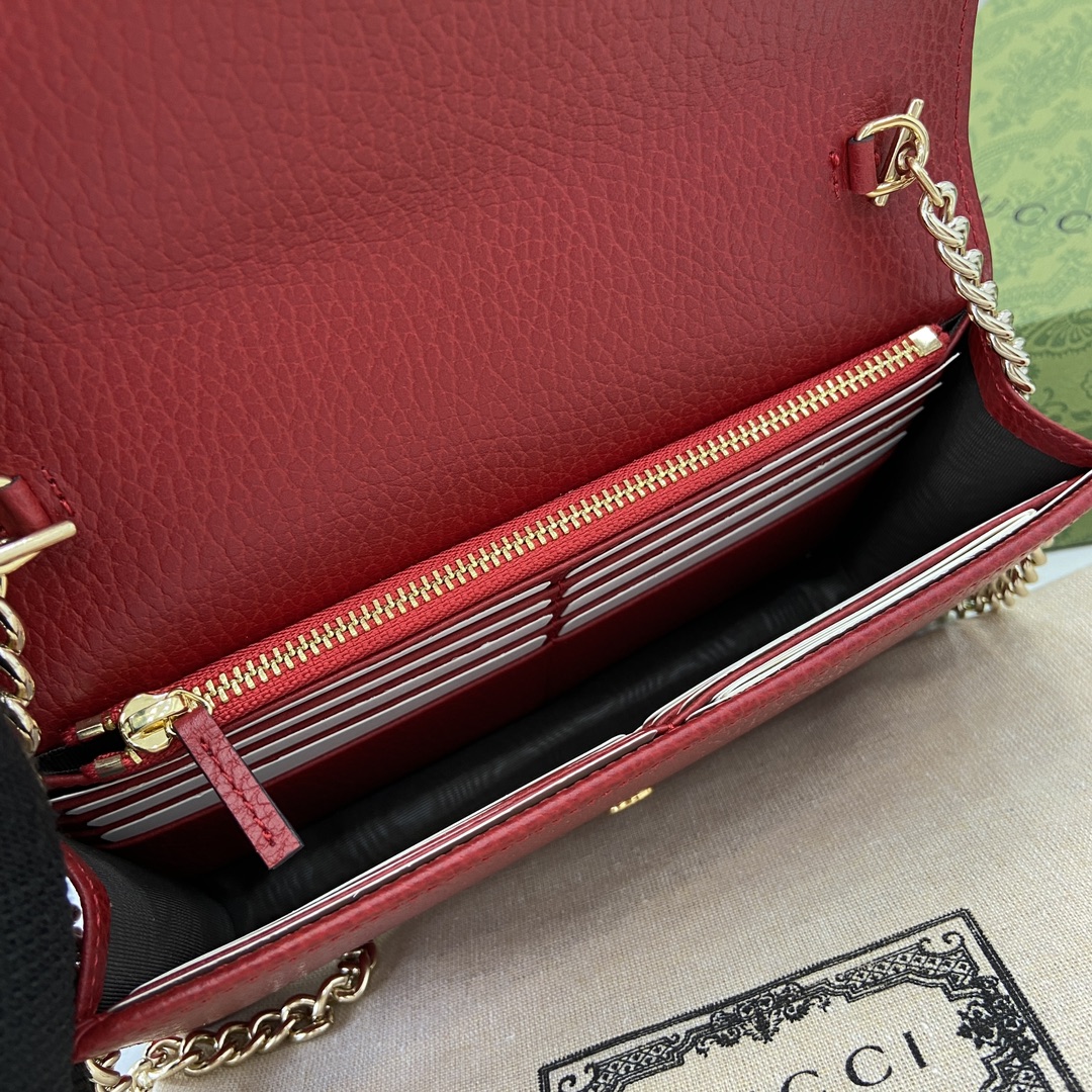 G*u*i interlocking g chain wallet
