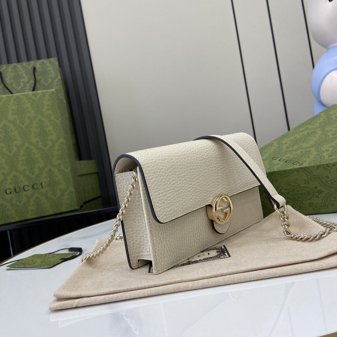 G*u*i interlocking g chain wallet