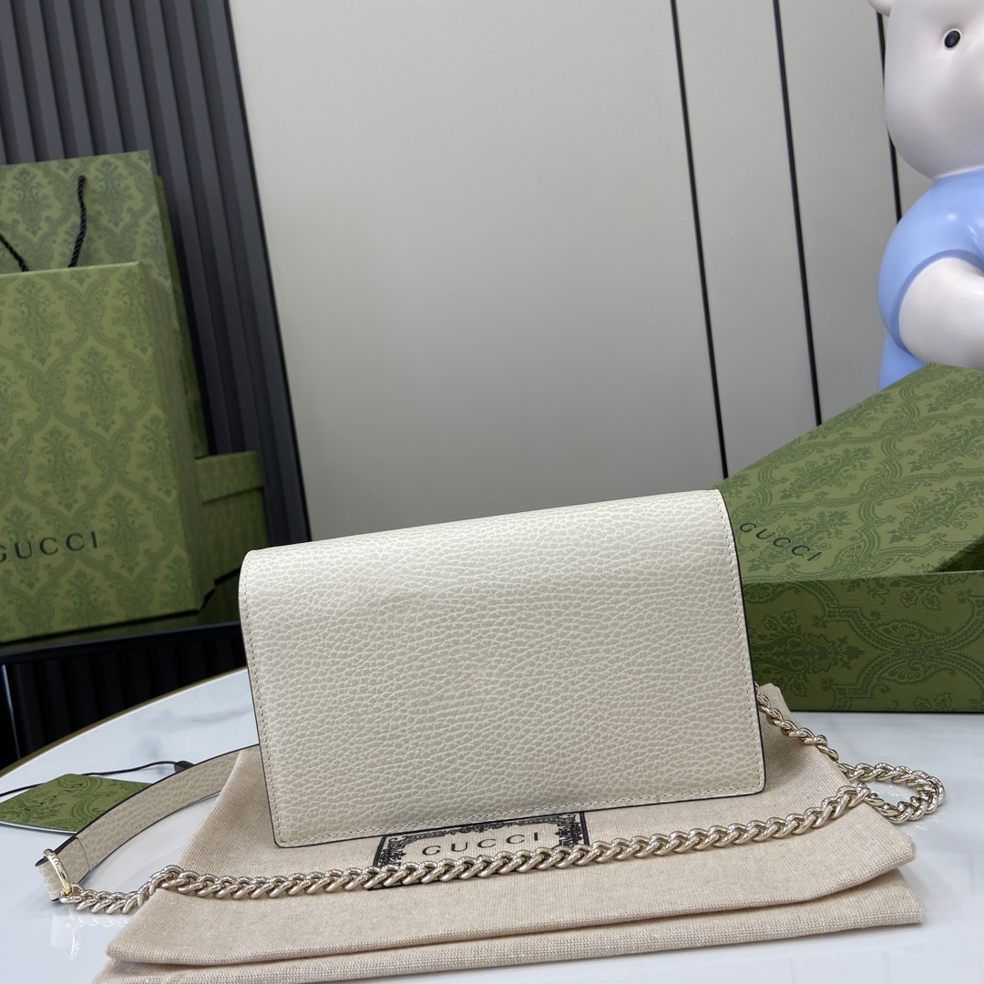 G*u*i interlocking g chain wallet