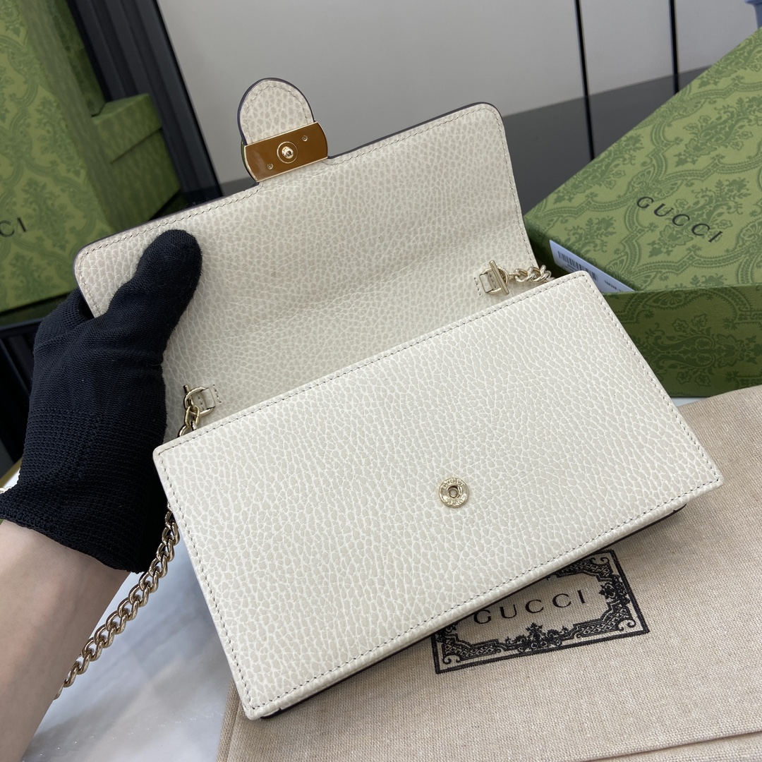 G*u*i interlocking g chain wallet