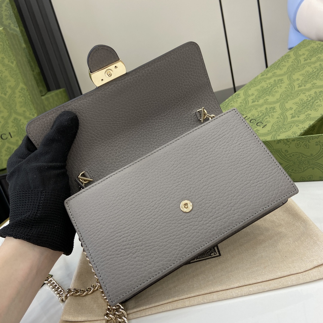 G*u*i interlocking g chain wallet