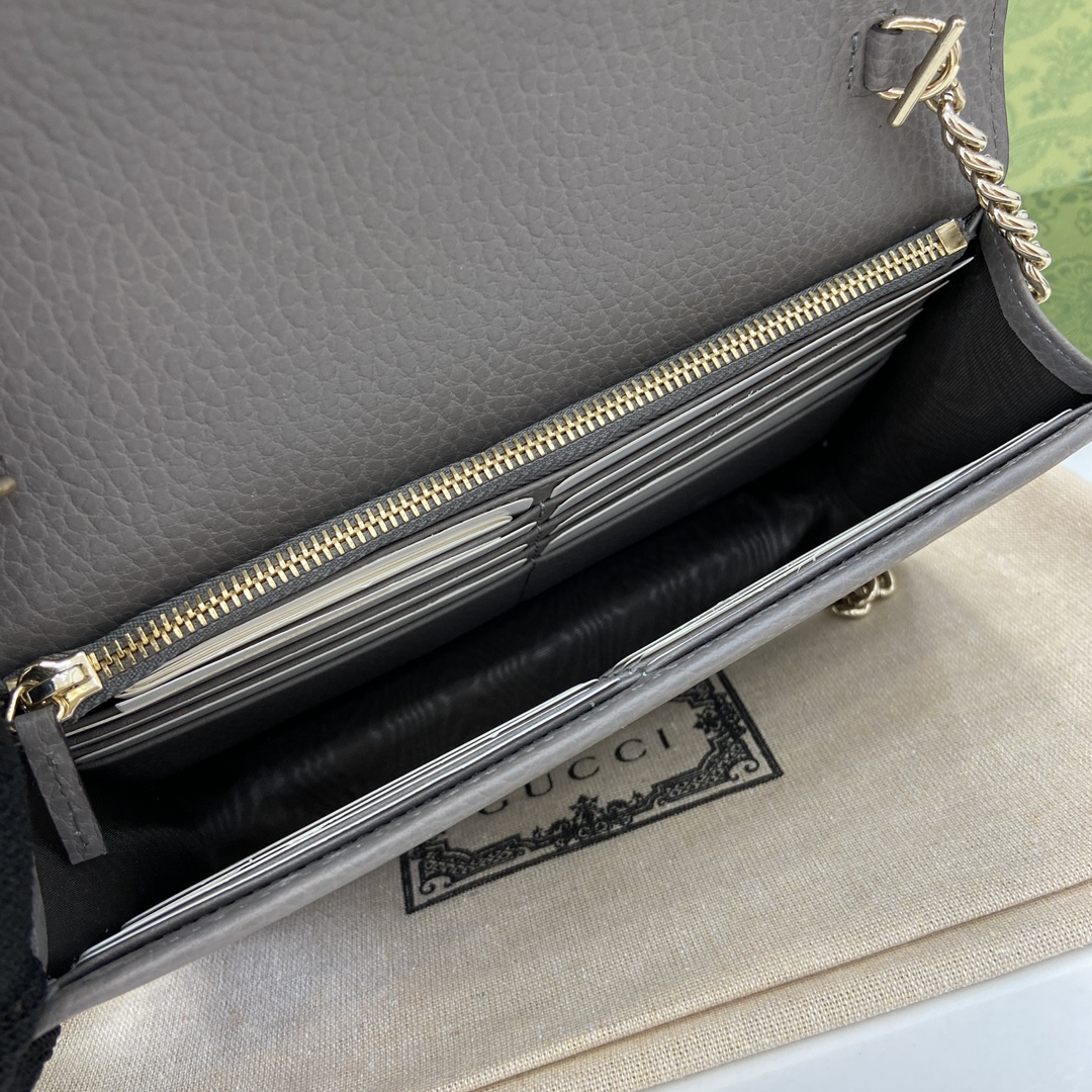 G*u*i interlocking g chain wallet