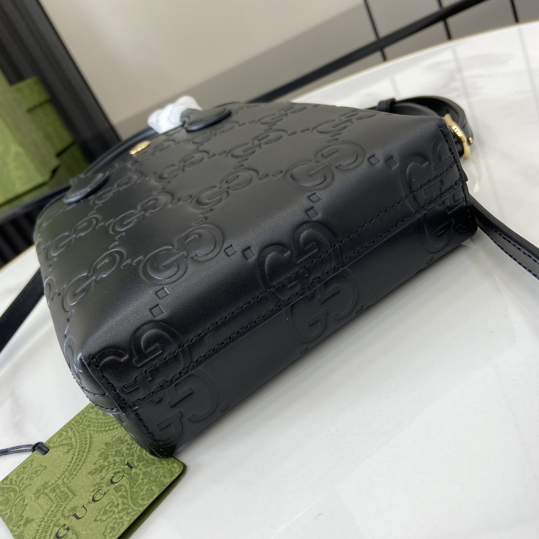 g*u*i gg S*per mini bag with strap