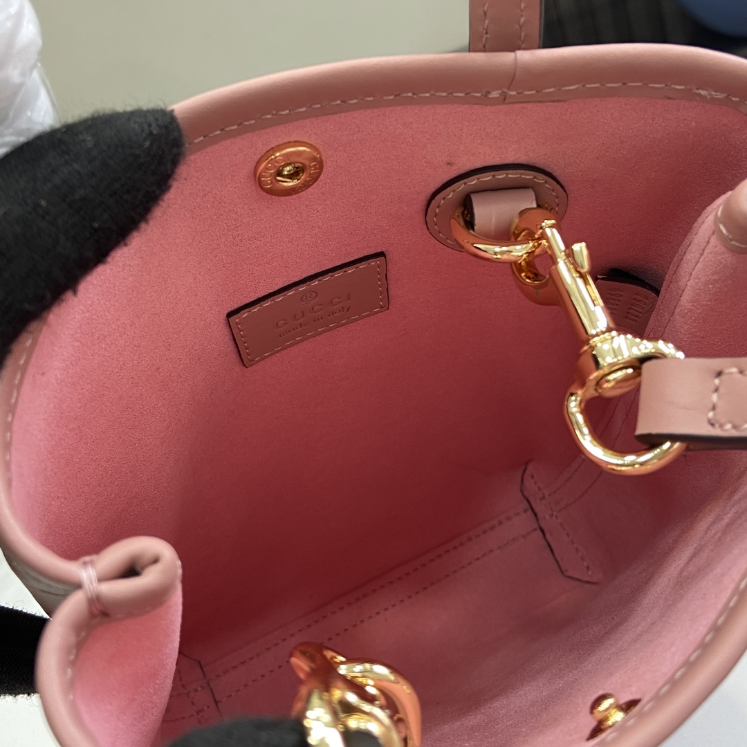 g*u*i gg S*per mini bag with strap