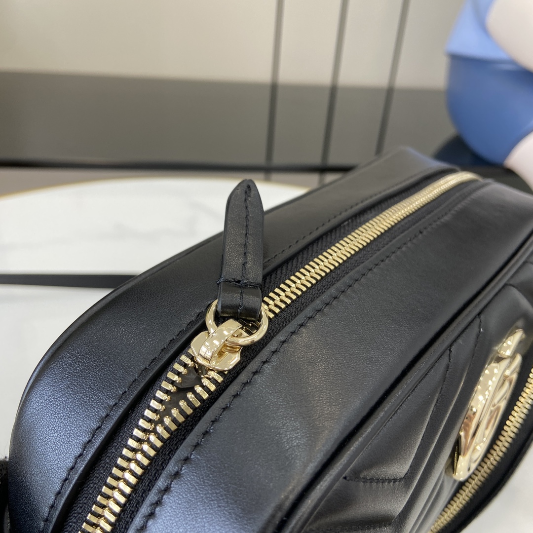 G*u*i gg marmont small shoulder bag