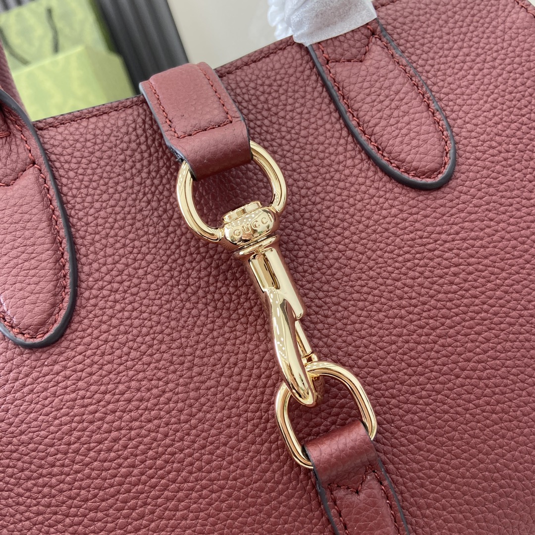 G*u*i small tote bag with hook closure