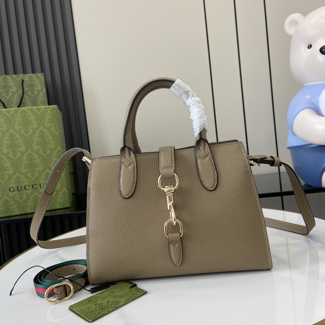G*u*i small tote bag with hook closure