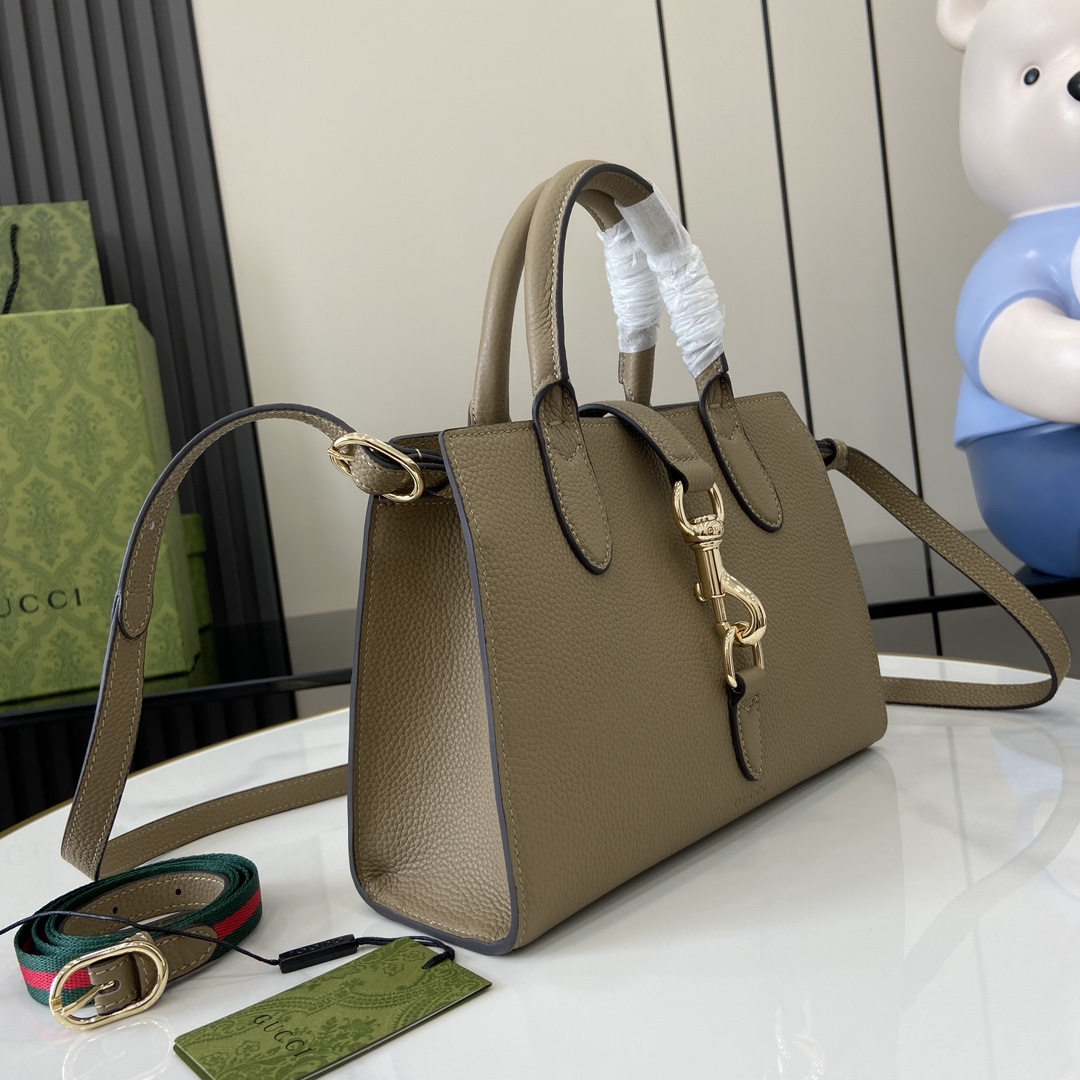 G*u*i small tote bag with hook closure
