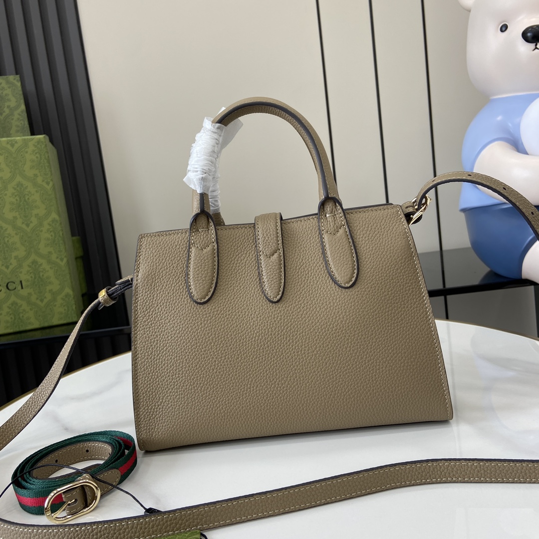 G*u*i small tote bag with hook closure