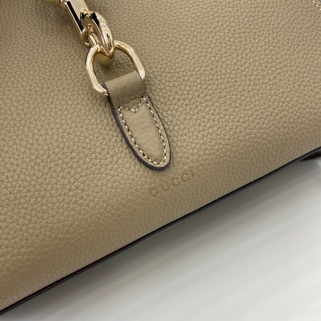 G*u*i small tote bag with hook closure