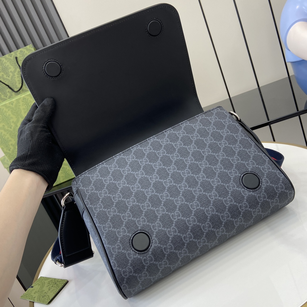 G*u*i gg cross-body bag