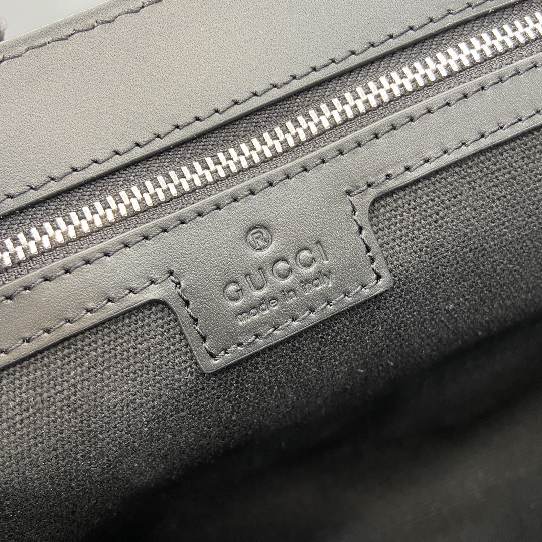G*u*i gg cross-body bag