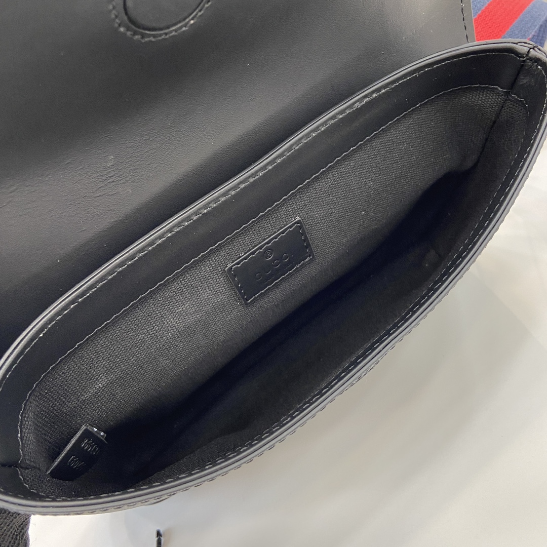 G*u*i gg belt bag