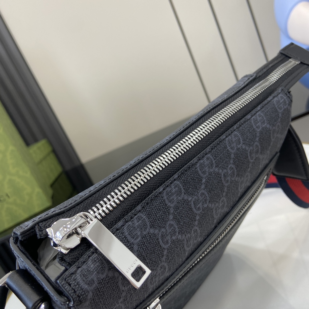 G*u*i gg cross-body bag