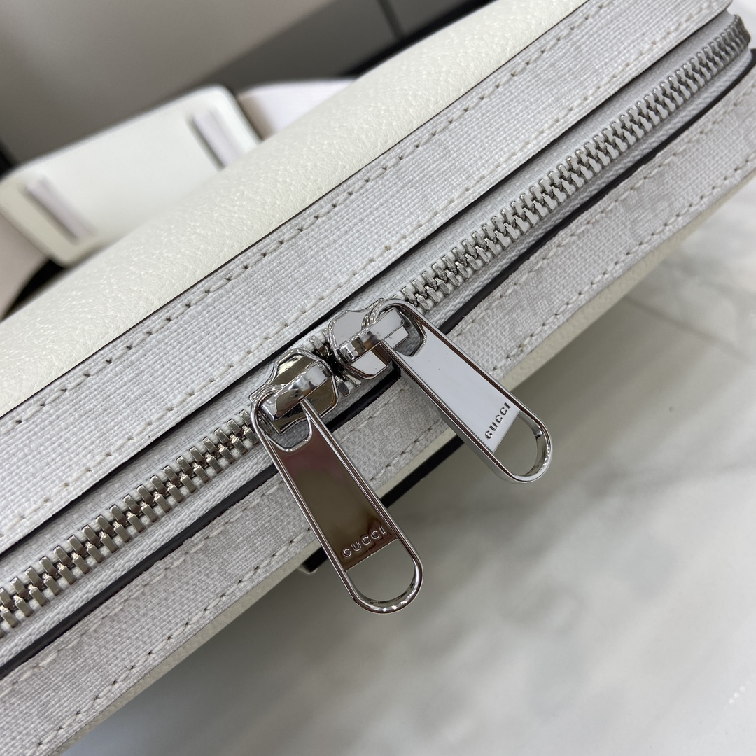G*u*i small gg crossbody bag with tag