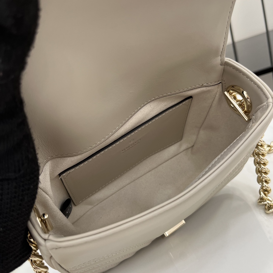 G*u*i gg marmont mini top handle bag