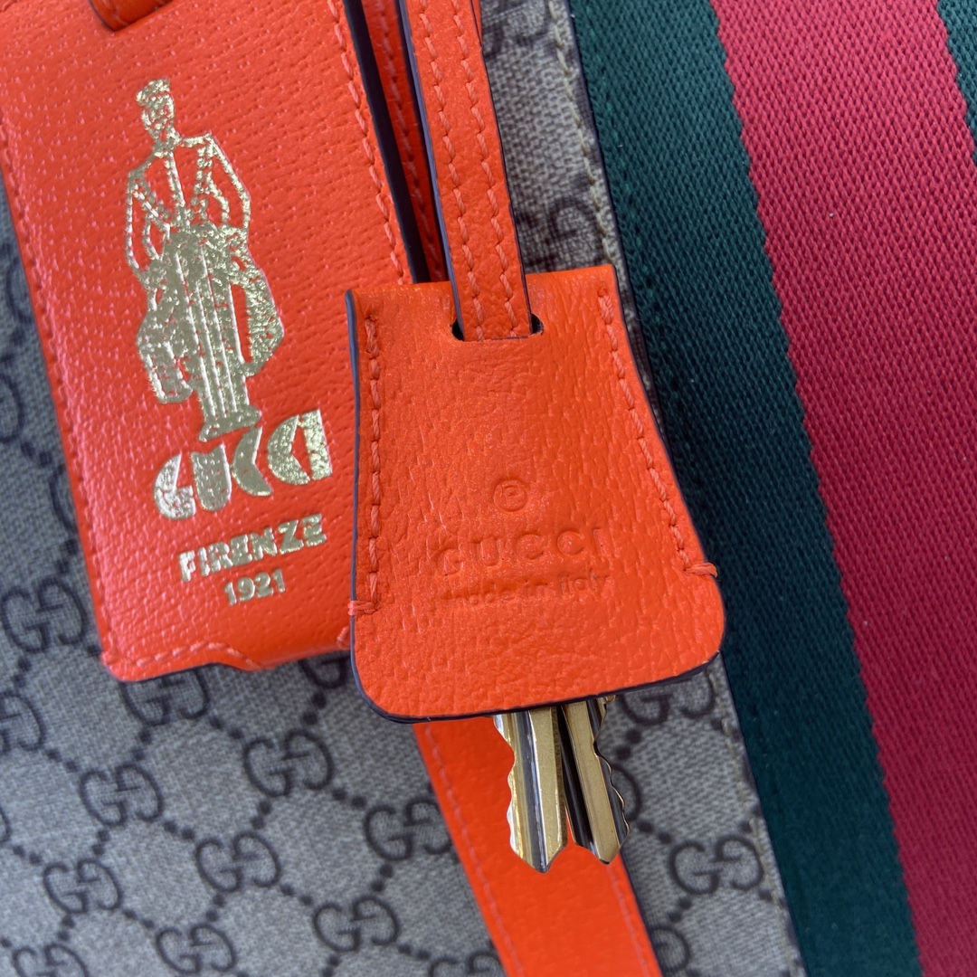 G*u*i savoy small duffle bag