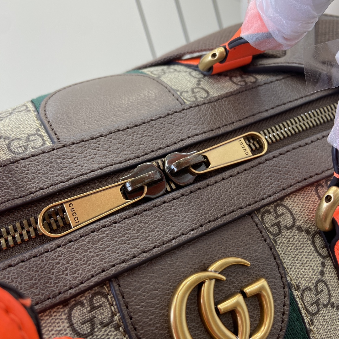 G*u*i savoy small duffle bag