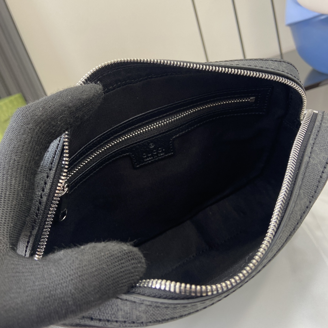 G*u*i small gg crossbody bag with tag