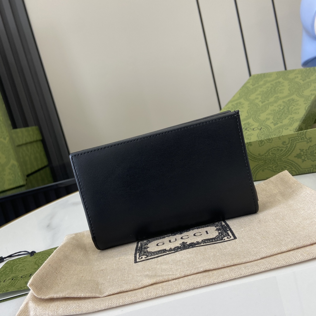 G*u*i gg marmont wallet