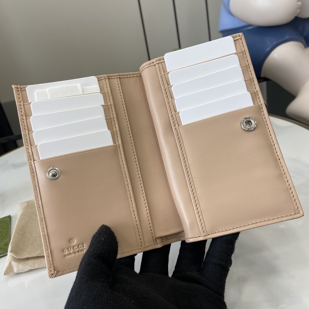 G*u*i gg marmont wallet