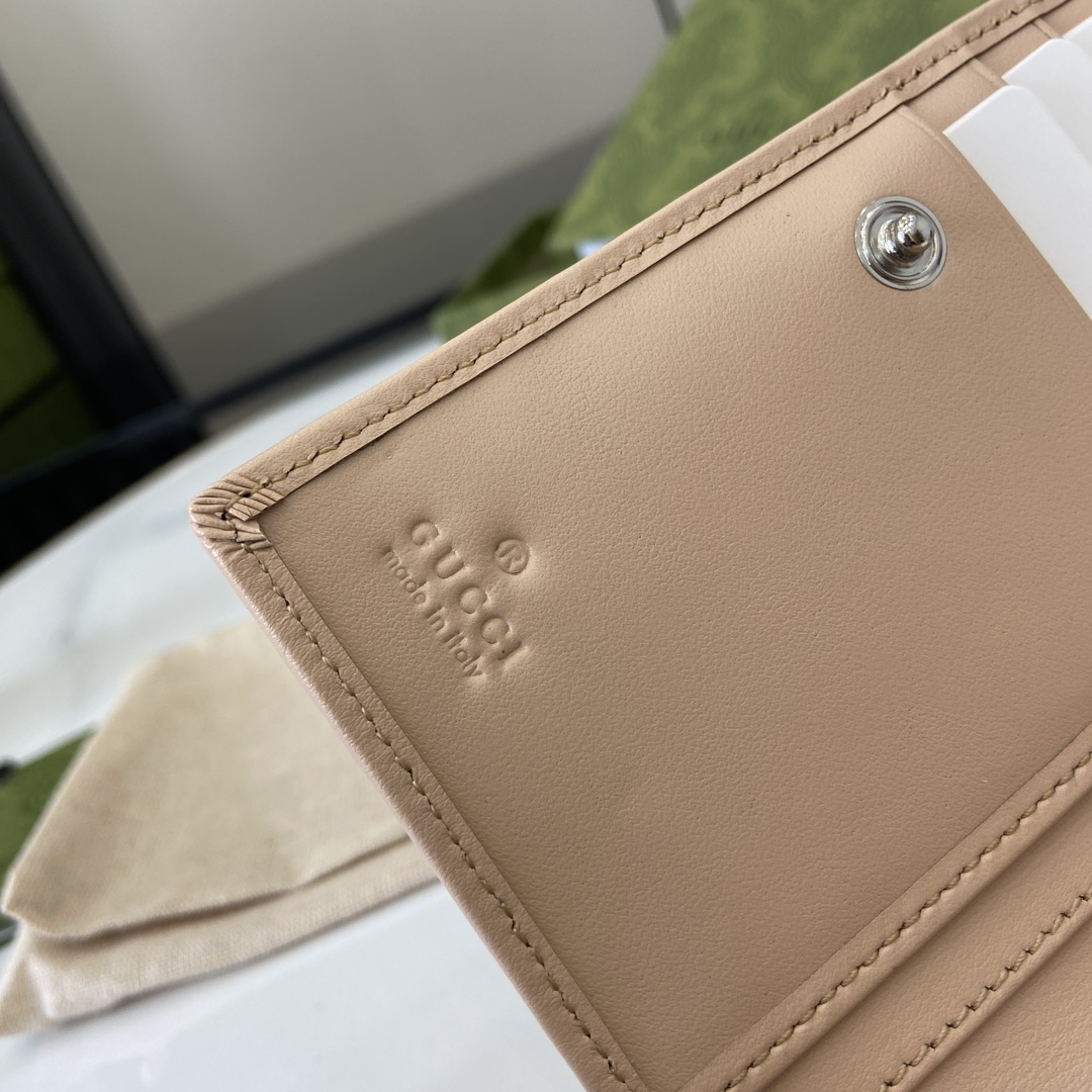 G*u*i gg marmont wallet