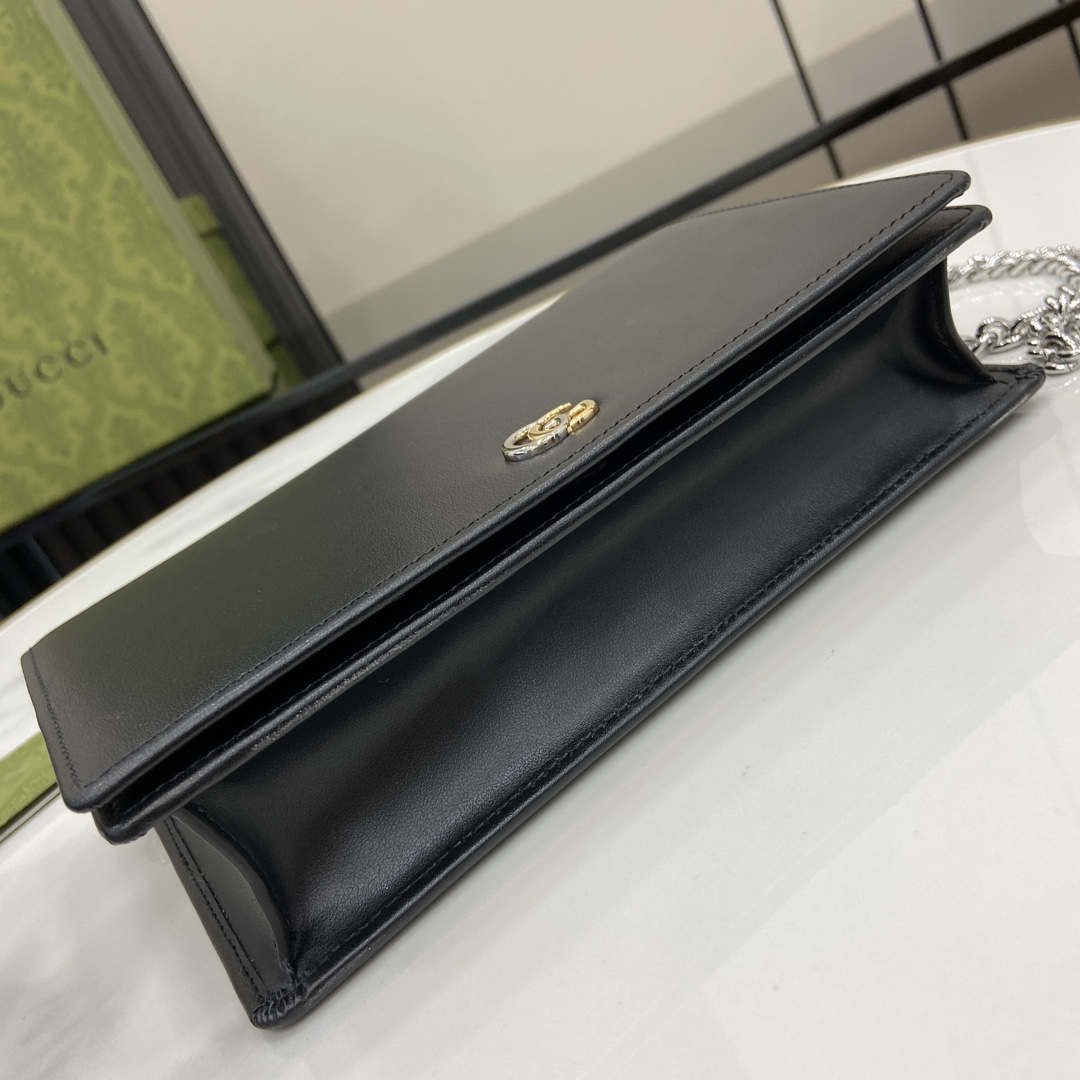 G*u*i gg marmont chain wallet