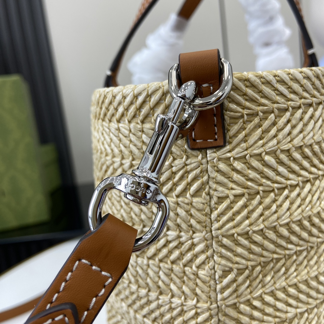 G*u*i small straw-effect tote
