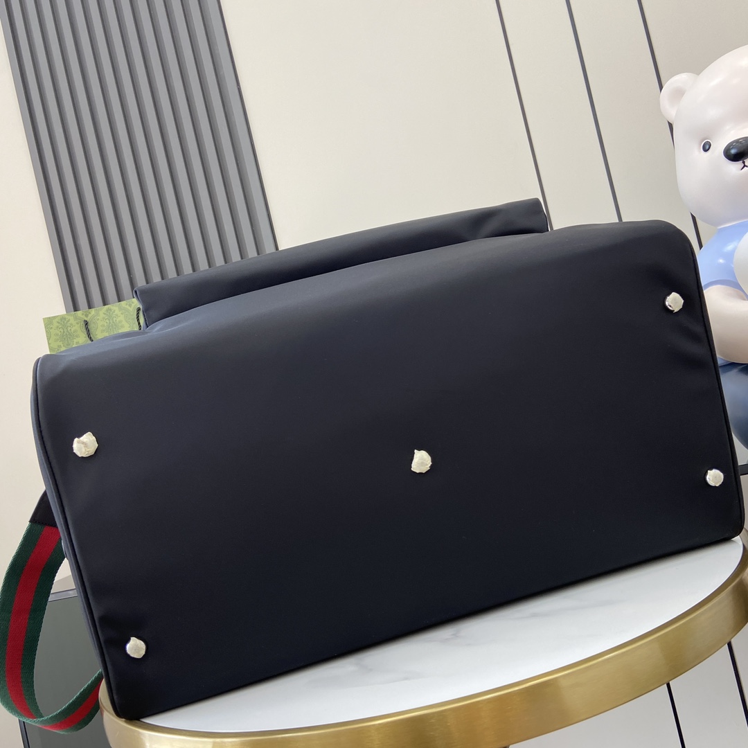 G*u*i large duffle bag in black nylon