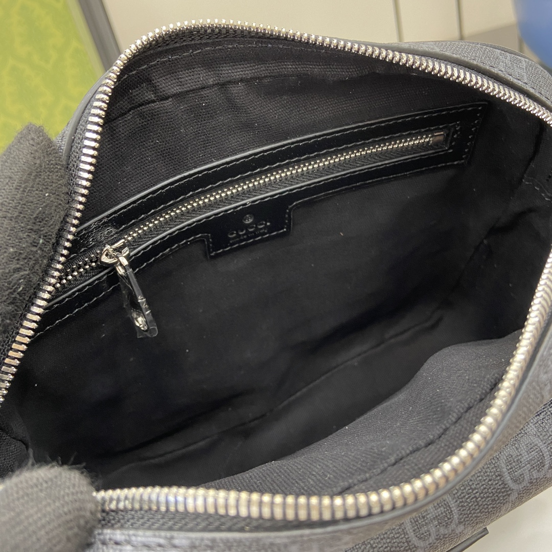 G*u*i small gg crossbody bag with tag