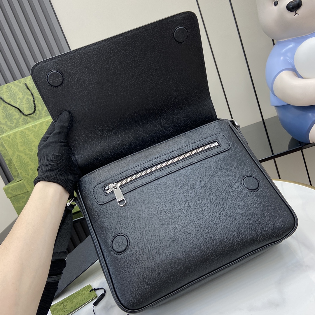 G*u*i medium gg crossbody bag with tag