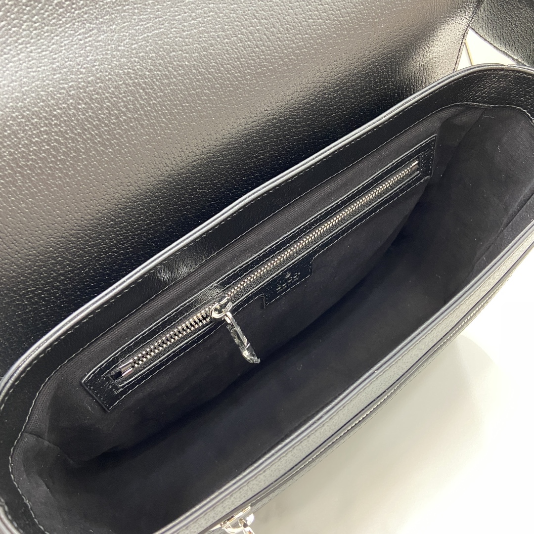 G*u*i medium gg crossbody bag with tag