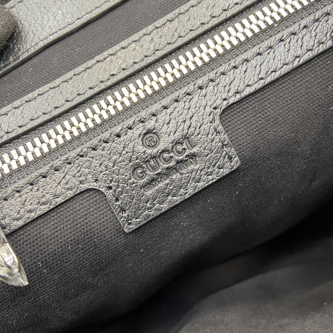 G*u*i medium gg crossbody bag with tag
