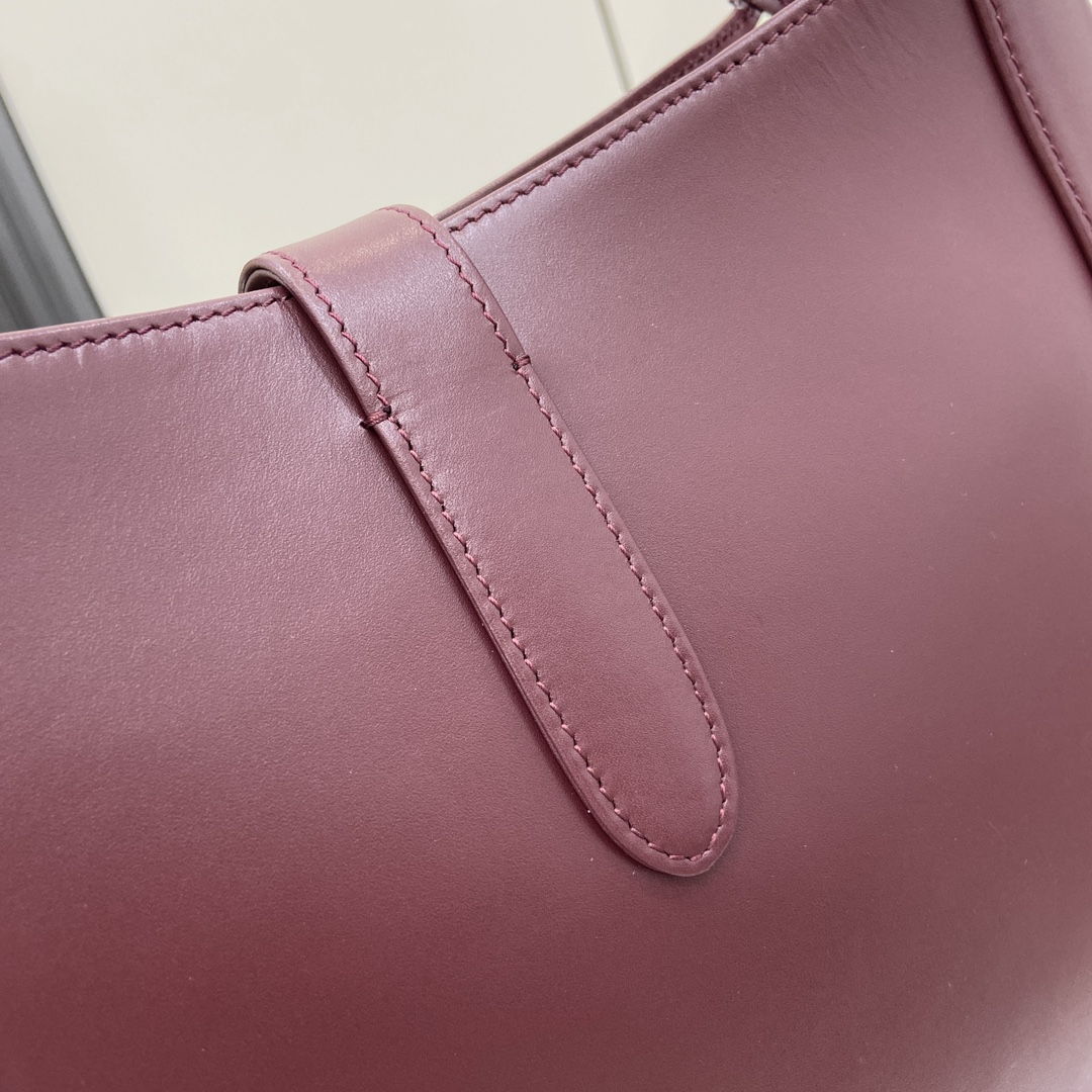 G*u*i G*u*i jackie medium shoulder bag