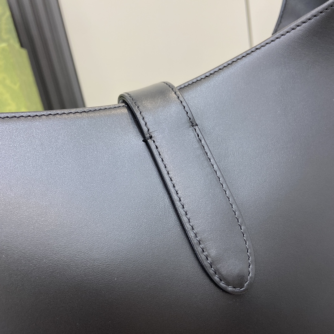 G*u*i G*u*i jackie medium shoulder bag